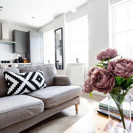Shades Of Grey Apartment Сътън он Сий Екстериор снимка