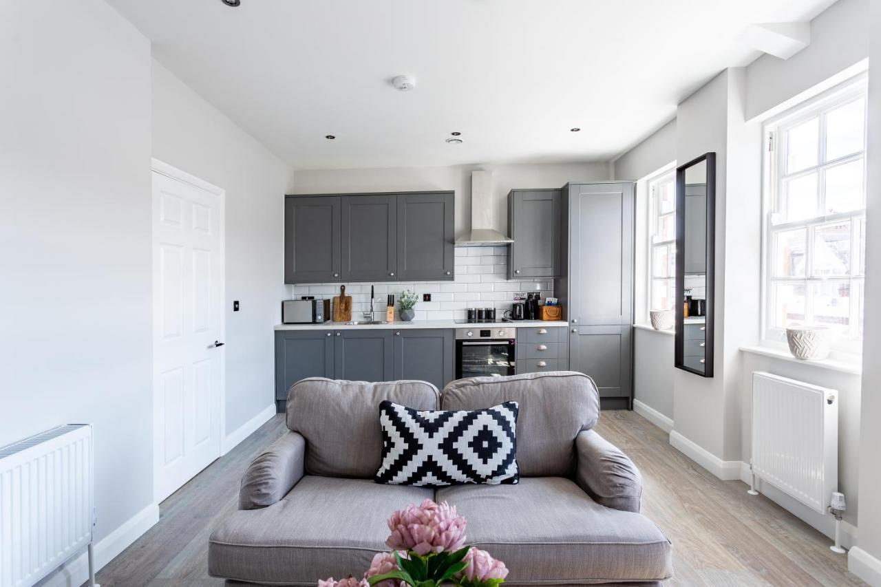 Shades Of Grey Apartment Сътън он Сий Екстериор снимка